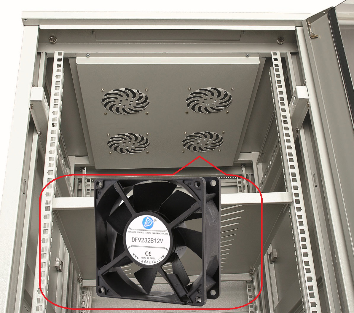 安裝機(jī)柜風(fēng)扇時(shí)如何調(diào)試到最佳狀態(tài)？注意這四點(diǎn)！